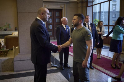 Președintele Bulgariei pune tentativa de asasinare a lui Robert Fico pe seama războiului din Ucraina și cere oprirea livrărilor de arme către Kiev
