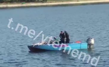 Imagini cu impact emoțional. Momentul în care cadavrul unui tânăr este scos de salvatori din lacul din parcul Valea Morilor. Ce spune poliția - FOTO/VIDEO Imagini cu impact emoțional. Momentul în care cadavrul unui tânăr este scos de salvatori din lacul din parcul Valea Morilor. Ce spune poliția - FOTO/VIDEO