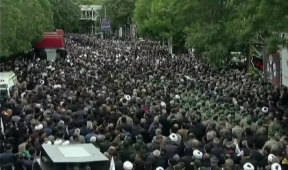 Funeraliile preşedintelui Ebrahim Raisi au început. Nu toți iranienii plâng după „Măcelarul din Teheran” - VIDEO Funeraliile preşedintelui Ebrahim Raisi au început. Nu toți iranienii plâng după „Măcelarul din Teheran” - VIDEO