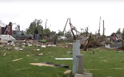 Orăşel din SUA, distrus de tornadă. Mai multe persoane au murit - VIDEO Orăşel din SUA, distrus de tornadă. Mai multe persoane au murit - VIDEO