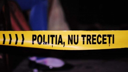 Caz tragic în capitală. O fată de 16 ani a decedat, după ce a căzut în gol de la etajul 10 al unui bloc de locuit Caz tragic în capitală. O fată de 16 ani a decedat, după ce a căzut în gol de la etajul 10 al unui bloc de locuit