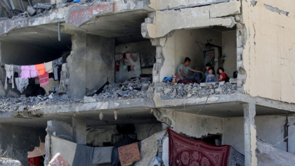 Palestinienii din Gaza acuză că atacurile israelienilor fac zeci de victime. „Auzim explozii şi vedem fum negru”