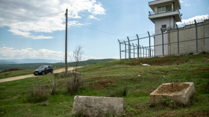 Statul din Europa, cu închisorile pline, care își trimite condamnații aproape de România. Închiriază celule pe sume uriașe