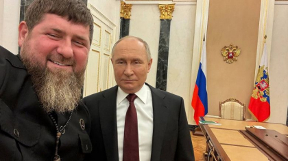 Kadîrov i-a promis lui Putin că va trimite zeci de mii de luptători ceceni în Ucraina, „la prima comandă” Kadîrov i-a promis lui Putin că va trimite zeci de mii de luptători ceceni în Ucraina, „la prima comandă”
