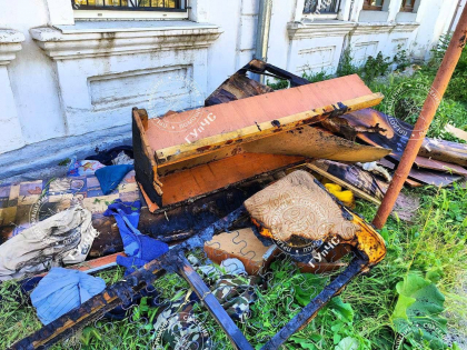 La un pas de tragedie. O femeie s-a ales cu mai multe arsuri grave, după ce camera în care se afla a fost cuprins de flăcări - FOTO La un pas de tragedie. O femeie s-a ales cu mai multe arsuri grave, după ce camera în care se afla a fost cuprins de flăcări - FOTO