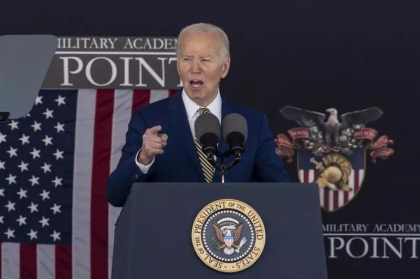 Între atacuri la adresa lui Trump și laude pentru NATO, Joe Biden se declară „hotărât” să nu trimită soldați americani în Ucraina Între atacuri la adresa lui Trump și laude pentru NATO, Joe Biden se declară „hotărât” să nu trimită soldați americani în Ucraina