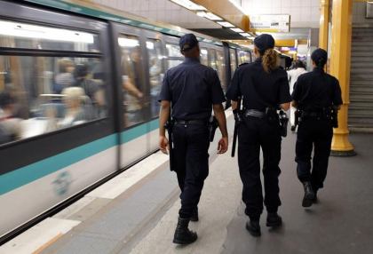 Atac cu cuțitul la metroul din Lyon: Trei persoane au fost rănite