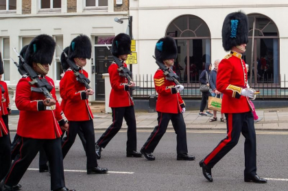 Marea Britanie: Conservatorii lui Rishi Sunak promit să reintroducă serviciul militar obligatoriu pentru tinerii de 18 ani, dacă vor câștiga alegerile
Marea Britanie: Conservatorii lui Rishi Sunak promit să reintroducă serviciul militar obligatoriu pentru tinerii de 18 ani, dacă vor câștiga alegerile