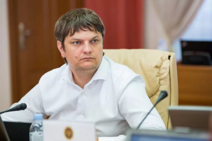 „Specialiști” în construcții cu diplome false. Andrei Spînu anunță verificări intense până în toamnă „Specialiști” în construcții cu diplome false. Andrei Spînu anunță verificări intense până în toamnă
