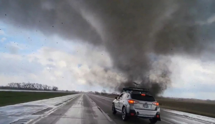Cel puţin 15 morţi după tornadele din sudul Statelor Unite Cel puţin 15 morţi după tornadele din sudul Statelor Unite