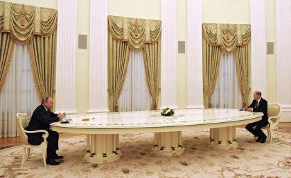 Olaf Scholz a povestit ce i-a spus Putin cu câteva zile înaintea războiului la „masa aceea lungă de care își amintește toată lumea” Olaf Scholz a povestit ce i-a spus Putin cu câteva zile înaintea războiului la „masa aceea lungă de care își amintește toată lumea”