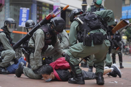 Hong Kong face primele arestări în baza noii legi a securității care incriminează „intențiile subversive”