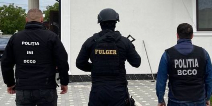 Patru moldoveni – reținuți pentru transportarea ilegală a migranților din Asia spre Uniunea Europeană. Ce rol aveau aceștia
