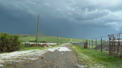 Ultima oră. Codul galben de ploi cu descărcări electrice şi grindină a fost prelungit - FOTO