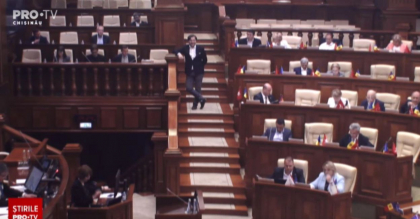 Parlamentul Republicii Moldova condamnă politica de genocid a Federației Ruse împotriva Ucrainei. Ce presupune această declarație și cum a reacționat opoziția - VIDEO Parlamentul Republicii Moldova condamnă politica de genocid a Federației Ruse împotriva Ucrainei. Ce presupune această declarație și cum a reacționat opoziția - VIDEO