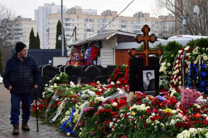Rusia a blocat accesul la un monument din Novosibirsk dedicat victimelor represiunii politice, iar mai mulți activiști au fost vizitați de poliție în ajunul zilei de naștere a lui Navalnîi