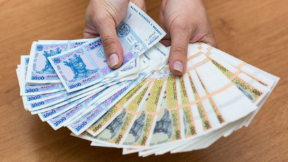 Motivație pentru tinerii specialiști. Unde și când trebuie să te angajezi pentru a beneficia de indemnizații de până la 200 mii de lei/ DOC