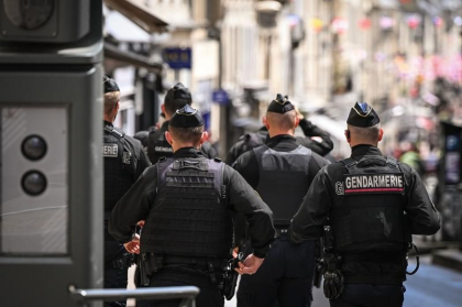 Un rus din Donbas, arestat la Paris după ce i-a explodat în față o bombă improvizată
Un rus din Donbas, arestat la Paris după ce i-a explodat în față o bombă improvizată
