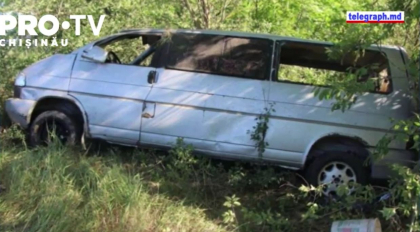 Accident tragic la Sîngerei. Un bărbat a decedat, după ce a pierdut controlul volanului și s-a lovit de un copac - FOTO Accident tragic la Sîngerei. Un bărbat a decedat, după ce a pierdut controlul volanului și s-a lovit de un copac - FOTO