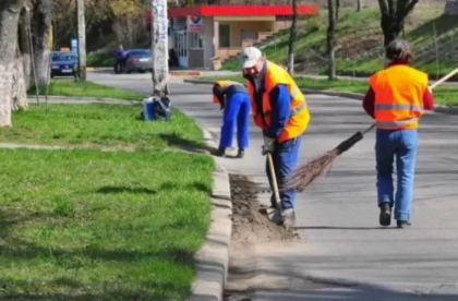 Deflagrație în centru capitalei. Un bărbat a avut nevoie de îngrijiri medicale după ce niște obiecte aruncate la gunoi au explodat. Cum s-a întâmplat totul și ce a găsit poliția la locul incidentului Deflagrație în centru capitalei. Un bărbat a avut nevoie de îngrijiri medicale după ce niște obiecte aruncate la gunoi au explodat. Cum s-a întâmplat totul și ce a găsit poliția la locul incidentului