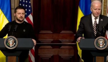 Biden îi prezintă scuze lui Zelenski pentru întârzierea ajutorului militar american şi anunţă un nou pachet
Biden îi prezintă scuze lui Zelenski pentru întârzierea ajutorului militar american şi anunţă un nou pachet