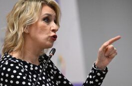 Rusia învinovăţeşte SUA de atacurile cu arme americane lansate din Ucraina. Biden și Macron resping acuzațiile Rusia învinovăţeşte SUA de atacurile cu arme americane lansate din Ucraina. Biden și Macron resping acuzațiile
