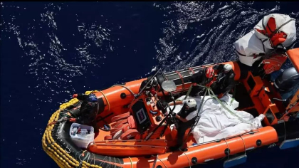 11 refugiați s-au înecat în Marea Mediterană, în largul coastelor Libiei, în drum spre Italia. Anul trecut, peste 3.000 de oameni au dispărut pe această rută 11 refugiați s-au înecat în Marea Mediterană, în largul coastelor Libiei, în drum spre Italia. Anul trecut, peste 3.000 de oameni au dispărut pe această rută