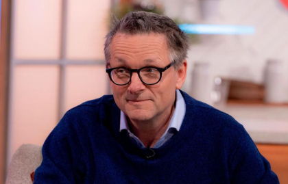 Prezentatorul TV britanic Michael Mosley a fost găsit mort pe Insula Symi din Grecia Prezentatorul TV britanic Michael Mosley a fost găsit mort pe Insula Symi din Grecia