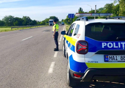 33 de șoferi au urcat băuți la volan în weekend. Câți conducători au depășit viteza 33 de șoferi au urcat băuți la volan în weekend. Câți conducători au depășit viteza