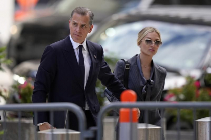 Condamnare istorică în SUA. Fiul președintelui american Joe Biden, Hunter Biden, a fost găsit vinovat de posesie ilegală a unei arme de foc
Condamnare istorică în SUA. Fiul președintelui american Joe Biden, Hunter Biden, a fost găsit vinovat de posesie ilegală a unei arme de foc