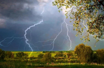 Ultima oră. Un nou cod galben de ploi cu descărcări electrice. Până când va fi valabil Ultima oră. Un nou cod galben de ploi cu descărcări electrice. Până când va fi valabil