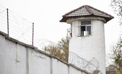 Caz șocant într-un penitenciar din Moldova. Un adolescent a fost violat de către alți cinci deținuți Caz șocant într-un penitenciar din Moldova. Un adolescent a fost violat de către alți cinci deținuți