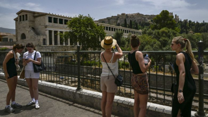Grecia se confruntă deja cu primul val de căldură. Mai multe atracții turistice din Atena au fost închise din cauza caniculei