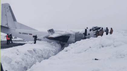 Un avion de pasageri Antonov-26 s-a rupt de la jumătate, în timpul aterizării forțate, în Siberia - FOTO