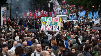 Sute de mii de francezi au protestat împotriva ascensiunii extremei drepte, după victoria lui Marine Le Pen la europarlamentare Sute de mii de francezi au protestat împotriva ascensiunii extremei drepte, după victoria lui Marine Le Pen la europarlamentare