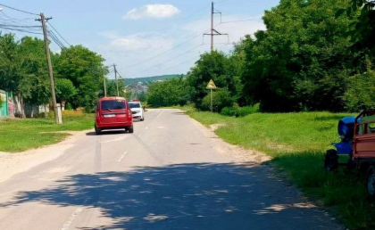 Tragedie pe șosea. O femeie a murit, după ce a fost lovită de o mașină. Victima traversa strada neregulamentar Tragedie pe șosea. O femeie a murit, după ce a fost lovită de o mașină. Victima traversa strada neregulamentar