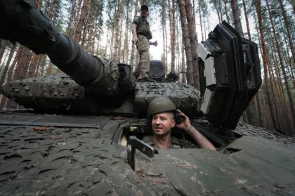 LIVE TEXT. Război în Ucraina, ziua 847: Vladimir Putin s-a întâlnit cu Kim Jong Un și i-a mulțumit pentru sprijin. Rusia a lansat azi-noapte 21 de drone Shahed. Depozitul petrolier lovit de ucraineni marți arde de peste 24 de ore LIVE TEXT. Război în Ucraina, ziua 847: Vladimir Putin s-a întâlnit cu Kim Jong Un și i-a mulțumit pentru sprijin. Rusia a lansat azi-noapte 21 de drone Shahed. Depozitul petrolier lovit de ucraineni marți arde de peste 24 de ore