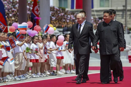 Entuziasm, fast și „sprijin deplin” pentru războiul Rusiei din Ucraina. Ce se află în spatele vizitei lui Putin în Coreea de Nord - VIDEO Entuziasm, fast și „sprijin deplin” pentru războiul Rusiei din Ucraina. Ce se află în spatele vizitei lui Putin în Coreea de Nord - VIDEO