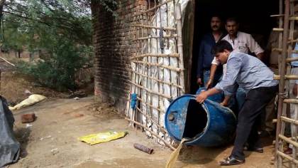 Zeci de morți după ce pe piață a ajuns alcool cu o substanță toxică. Anchetă de amploare în India, după această tragedie