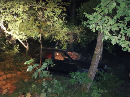 Accident tragic în capitală. Un bărbat a decedat, după ce a pierdut controlul volanului și s-a lovit violent de un copac - FOTO Accident tragic în capitală. Un bărbat a decedat, după ce a pierdut controlul volanului și s-a lovit violent de un copac - FOTO