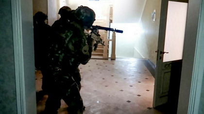 3 zile de doliu în Daghestan, Rusia, după atacul terorist în care au fost uciși 19 oameni. Cei 5 atacatori, ”eliminați” 3 zile de doliu în Daghestan, Rusia, după atacul terorist în care au fost uciși 19 oameni. Cei 5 atacatori, ”eliminați”