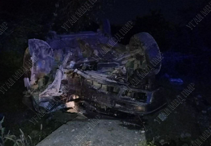 A adormit la volan, iar mașina pe care o conducea s-a lovit într-un pilon și s-a răsturnat, în stânga Nistrului. Conducătorul a ajuns la spital, iar automobilul - făcut zob - GALERIE FOTO A adormit la volan, iar mașina pe care o conducea s-a lovit într-un pilon și s-a răsturnat, în stânga Nistrului. Conducătorul a ajuns la spital, iar automobilul - făcut zob - GALERIE FOTO