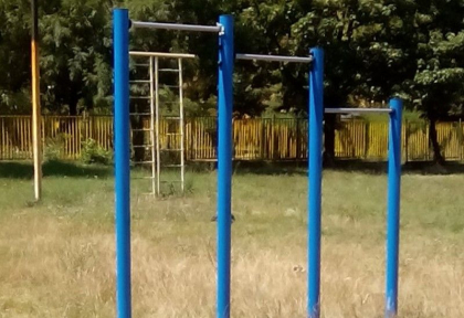 Caz tragic la Comrat. Un tânăr de 17 ani a murit, după ce a căzut de pe bara de tracțiune Caz tragic la Comrat. Un tânăr de 17 ani a murit, după ce a căzut de pe bara de tracțiune