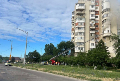 Incendiu într-un apartament din Bălți: Toți locatarii au fost evacuați - FOTO Incendiu într-un apartament din Bălți: Toți locatarii au fost evacuați - FOTO