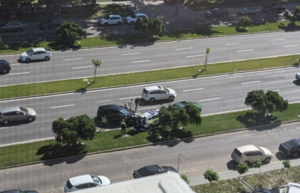 „Trei dintr-o lovitură”. Accident în lanț cu implicarea unei mașini de poliție s-a produs în capitală - FOTO „Trei dintr-o lovitură”. Accident în lanț cu implicarea unei mașini de poliție s-a produs în capitală - FOTO