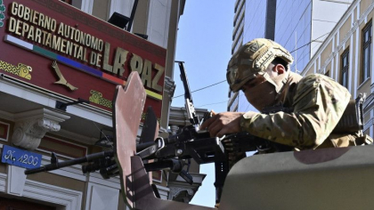 Posibilă lovitură de stat în Bolivia. Armata a luat cu asalt palatul prezidențial, iar tancuri și soldați au ocupat străzile - GALERIE FOTO Posibilă lovitură de stat în Bolivia. Armata a luat cu asalt palatul prezidențial, iar tancuri și soldați au ocupat străzile - GALERIE FOTO