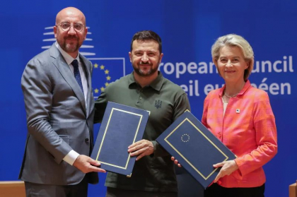 Volodimir Zelenski se află la Bruxelles pentru a încheia un acord de securitate între Ucraina și UE, văzut ca o etapă spre „pace şi prosperitate”
