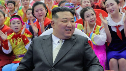 În Coreea de Nord, un bărbat prins că asculta K-pop a fost condamnat la moarte și executat public În Coreea de Nord, un bărbat prins că asculta K-pop a fost condamnat la moarte și executat public