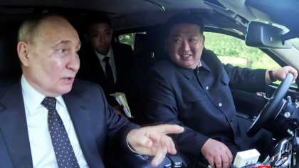 Ce se ascunde în mașina primită de Kim Jong-Un de la Putin. Detaliul care îl va înfuria pe dictatorul nord-coreean Ce se ascunde în mașina primită de Kim Jong-Un de la Putin. Detaliul care îl va înfuria pe dictatorul nord-coreean