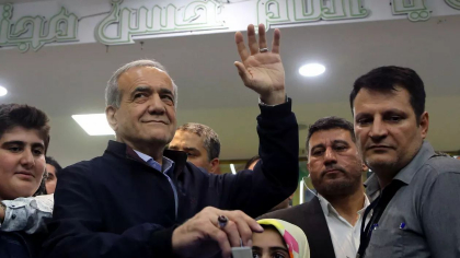 Alegeri prezidențiale în Iran. Rezultate parțiale: cine este Masoud Pezeshkian, reformatorul care poate produce surpriza Alegeri prezidențiale în Iran. Rezultate parțiale: cine este Masoud Pezeshkian, reformatorul care poate produce surpriza